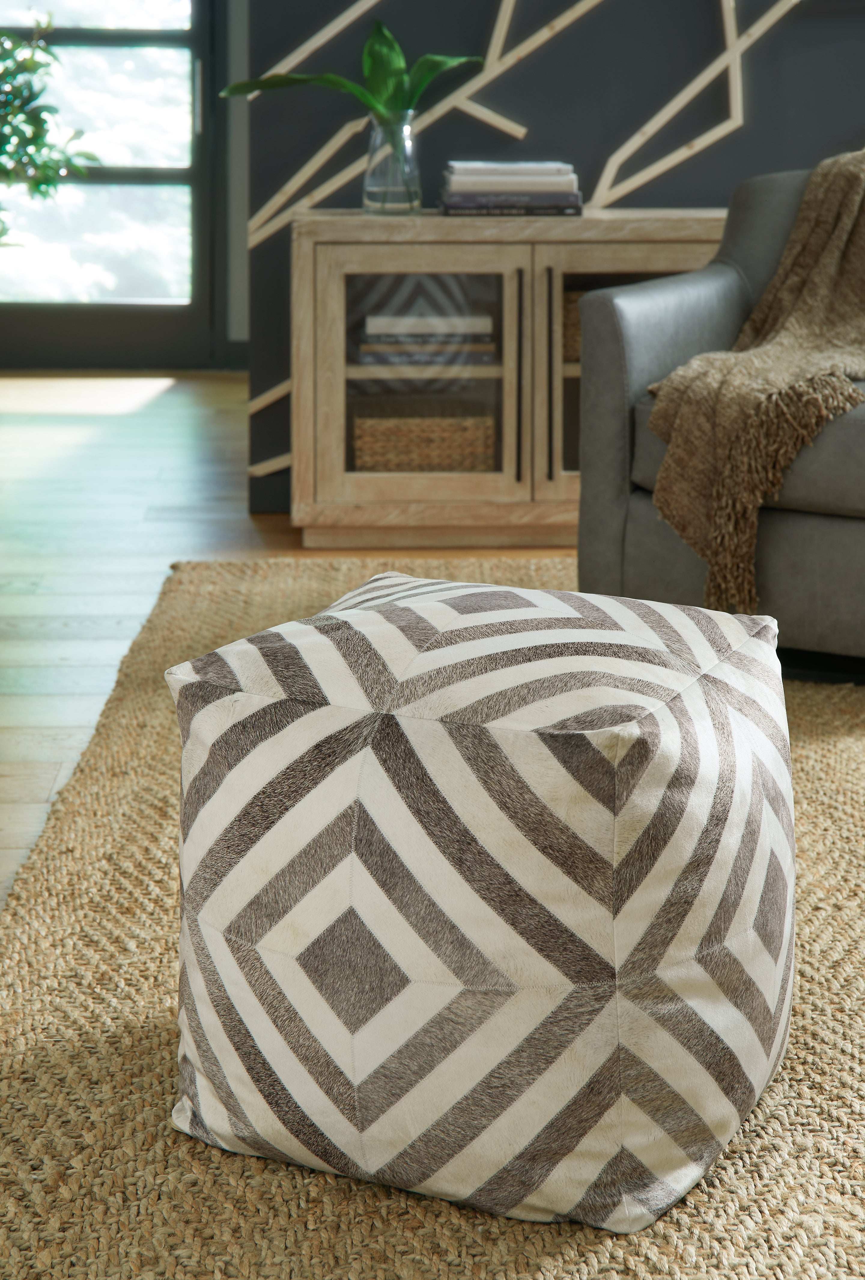 Orleans Furniture - Ashley Furniture - Hartselle Pouf - Pouf / Brown - A1000982
