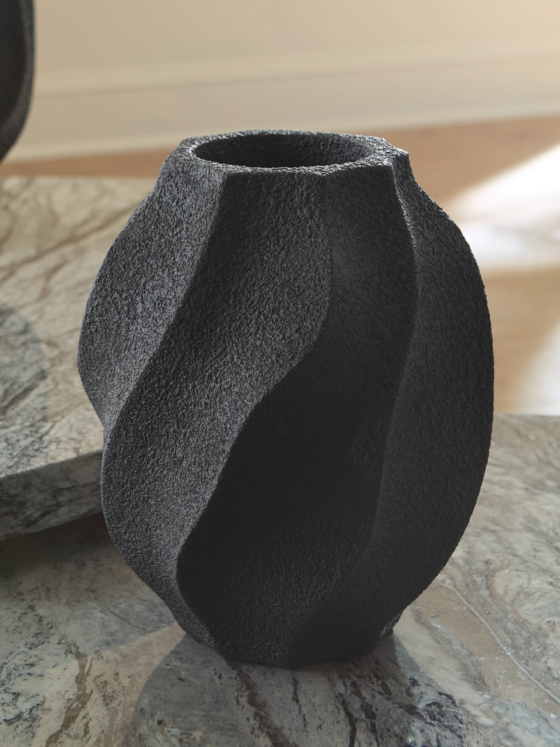 Orleans Furniture - Ashley Furniture - Judworth Vase - Vase / Black - A2000875