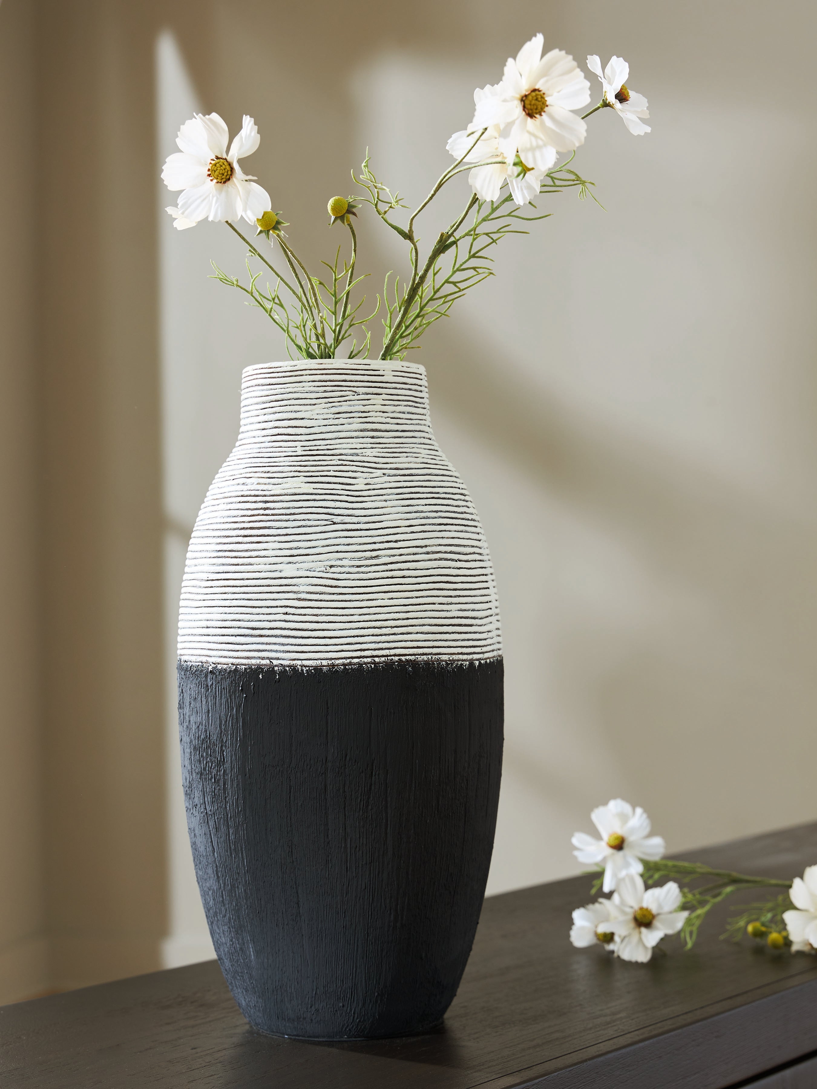 Orleans Furniture - Ashley Furniture - Girtha Vase - Vase / Antique White/Black - A2000877
