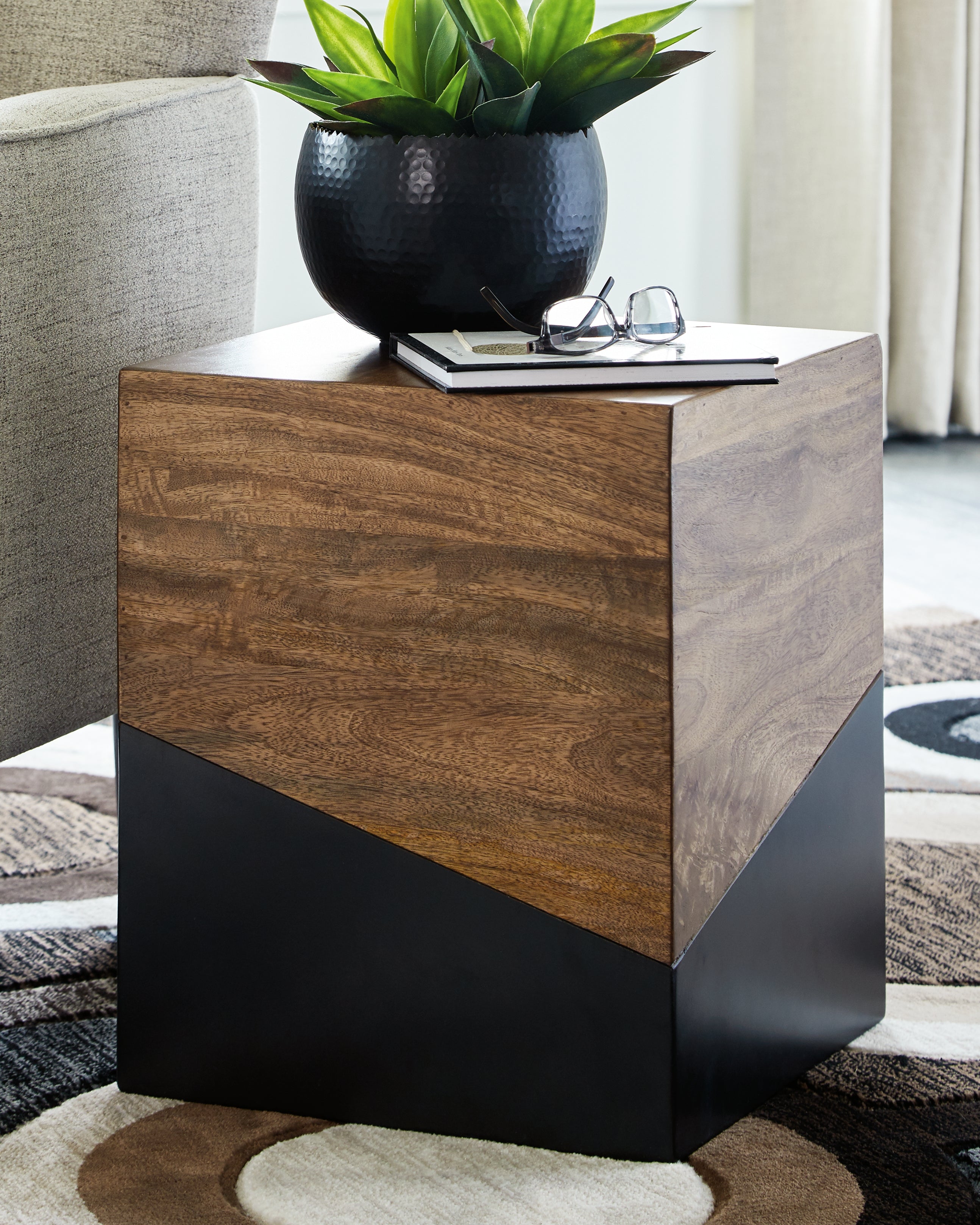 Orleans Furniture - Ashley Furniture - Trailbend Accent Table - Accent Table / Brown/Gunmetal - A4000311