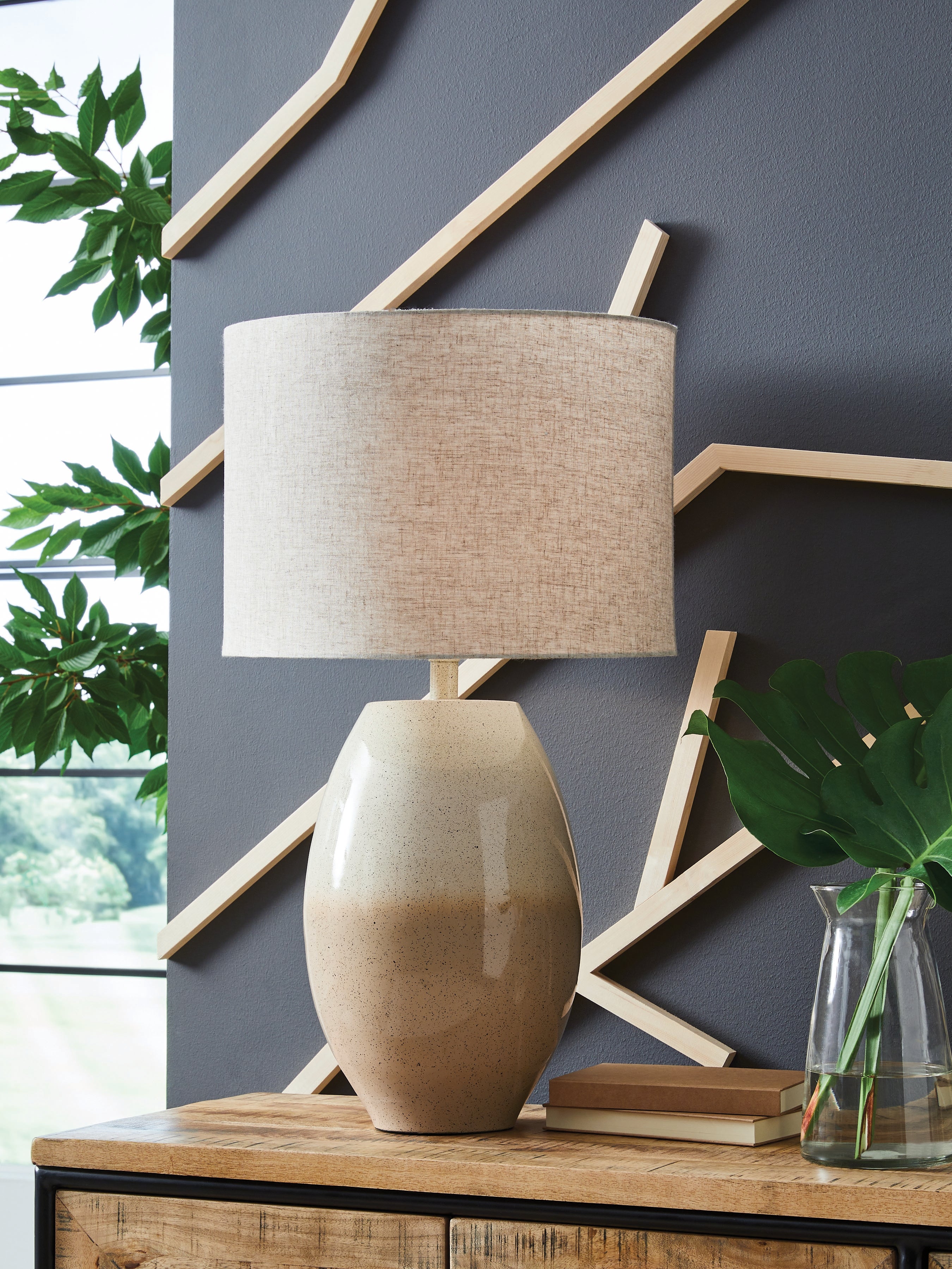 Orleans Furniture - Ashley Furniture - Linas Lighting - Metal Table Lamp (1/CN) / Cream/Beige - L207594