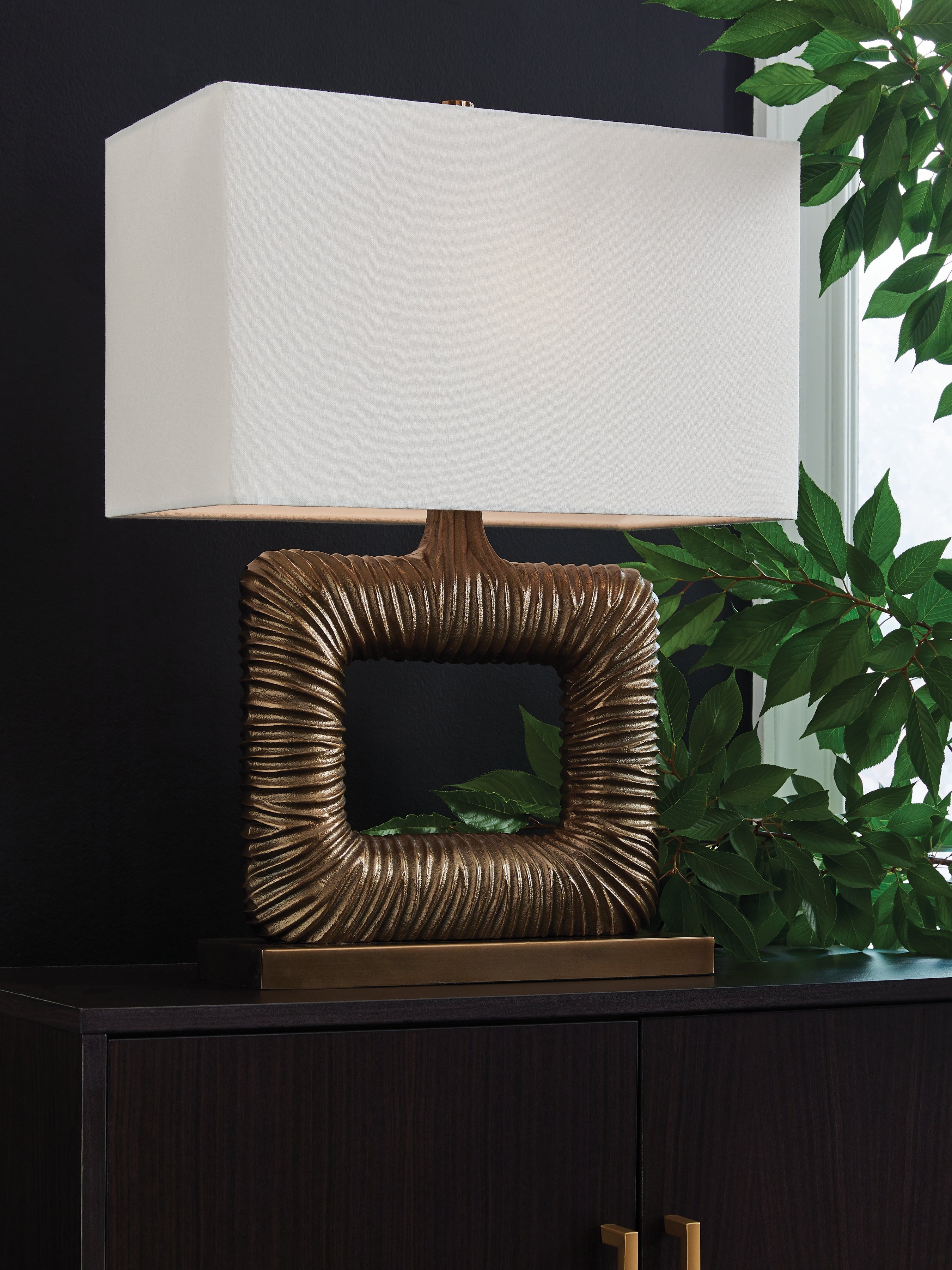 Orleans Furniture - Ashley Furniture - Garronby Lighting - Metal Table Lamp (1/CN) / Antique Brass Finish - L207604