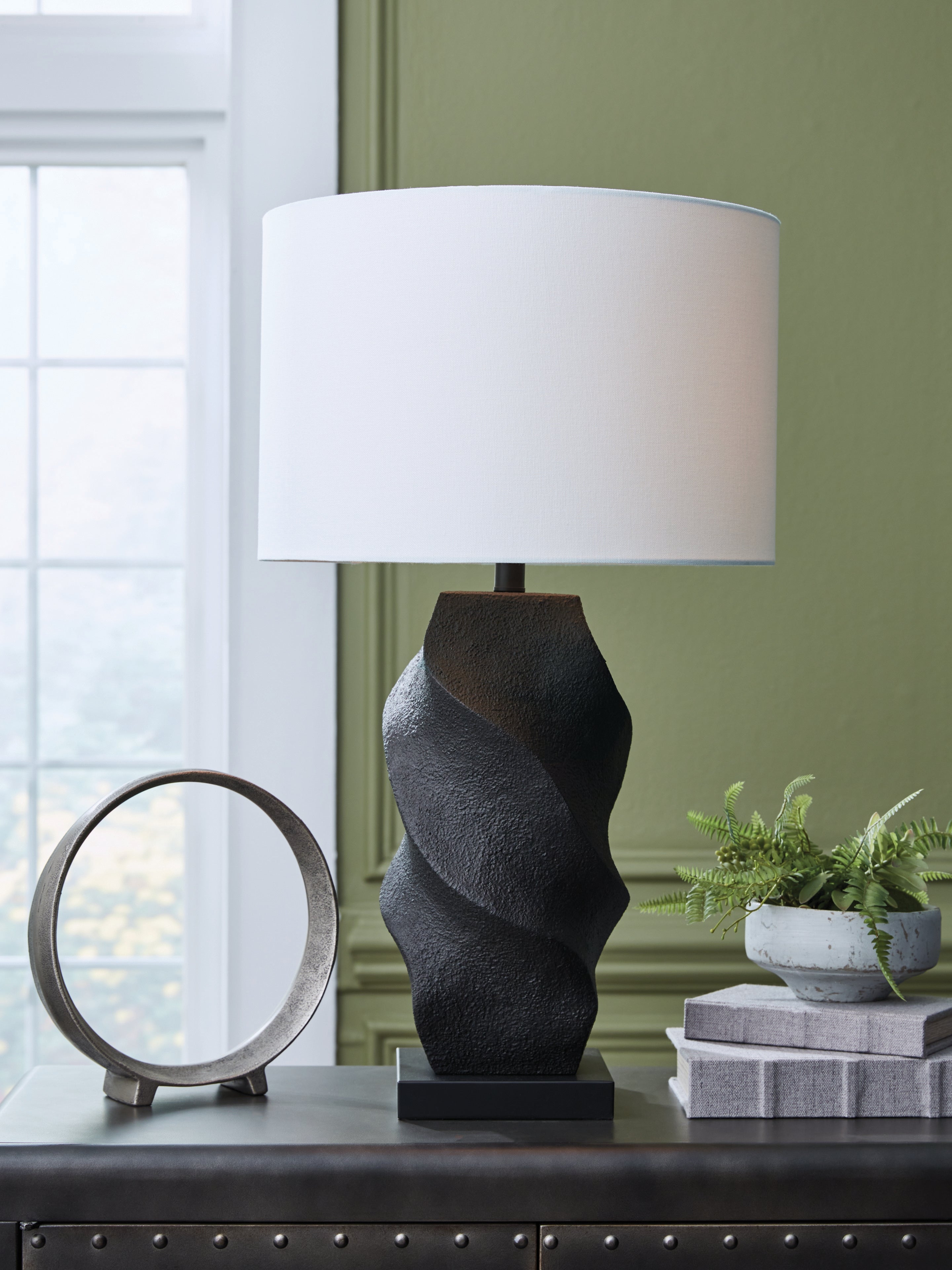 Orleans Furniture - Ashley Furniture - Amillion Lighting - Poly Table Lamp (1/CN) / Black - L235904