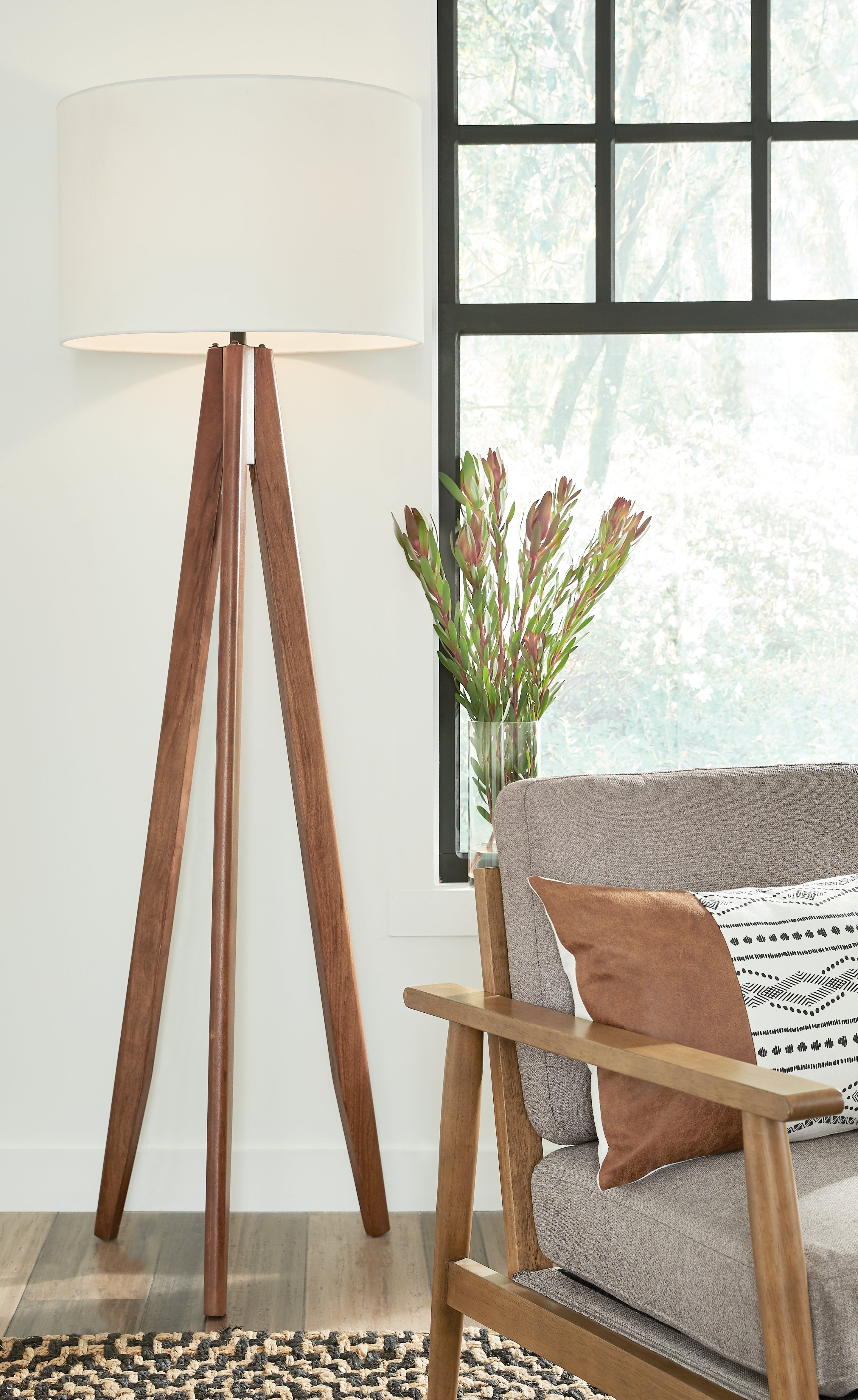 Orleans Furniture - Ashley Furniture - Dallson Lighting - Wood Floor Lamp (1/CN) / Brown - L329011