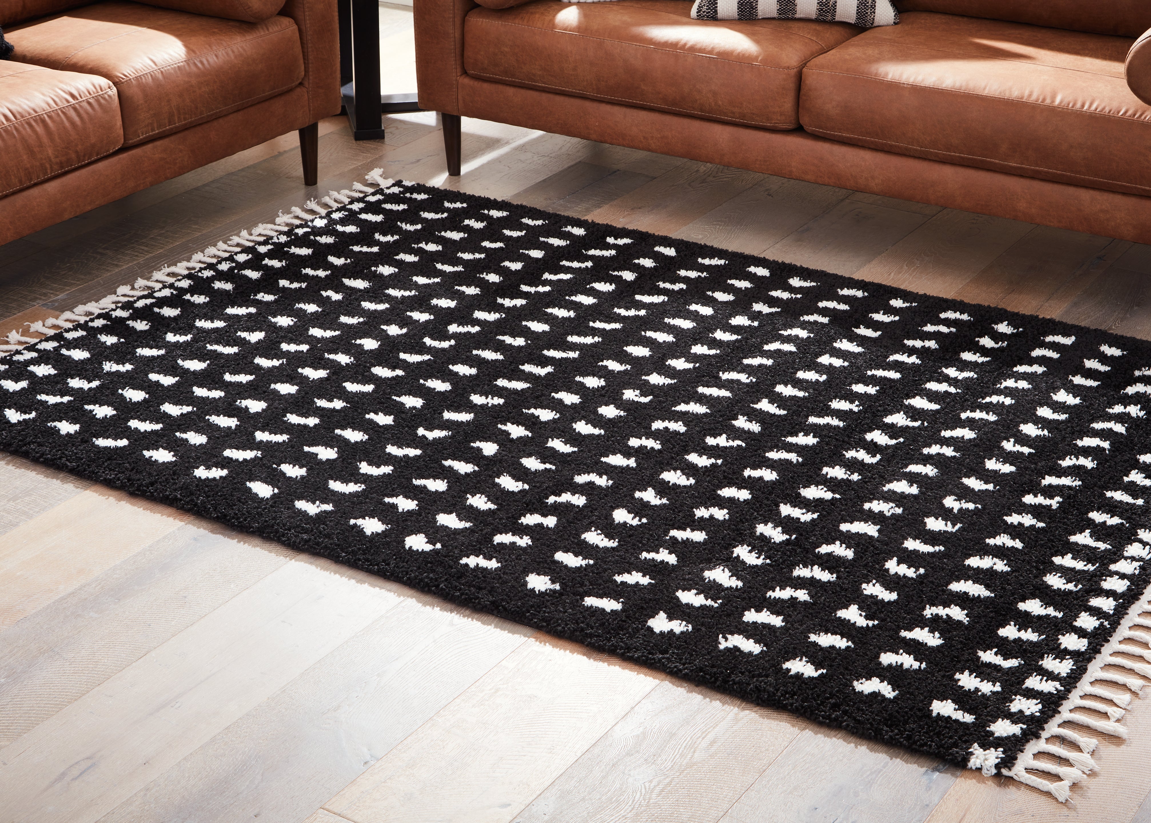 Orleans Furniture - Ashley Furniture - Minston Rug - 5' x 7' Rug / Black/White - R405952
