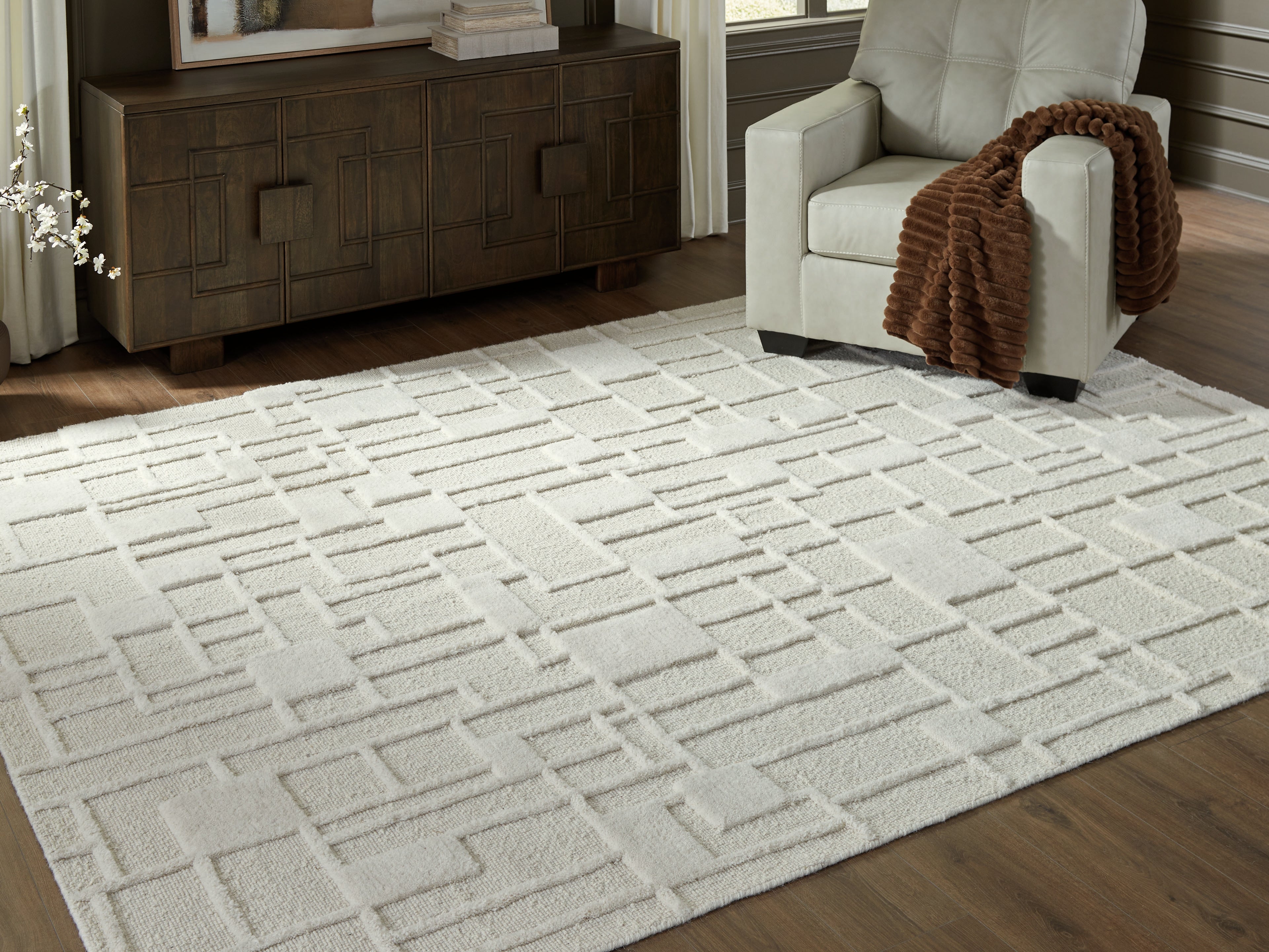 Orleans Furniture - Ashley Furniture - Empriss Rug - 7'8" x 10' Area Rug / Ivory - R407621