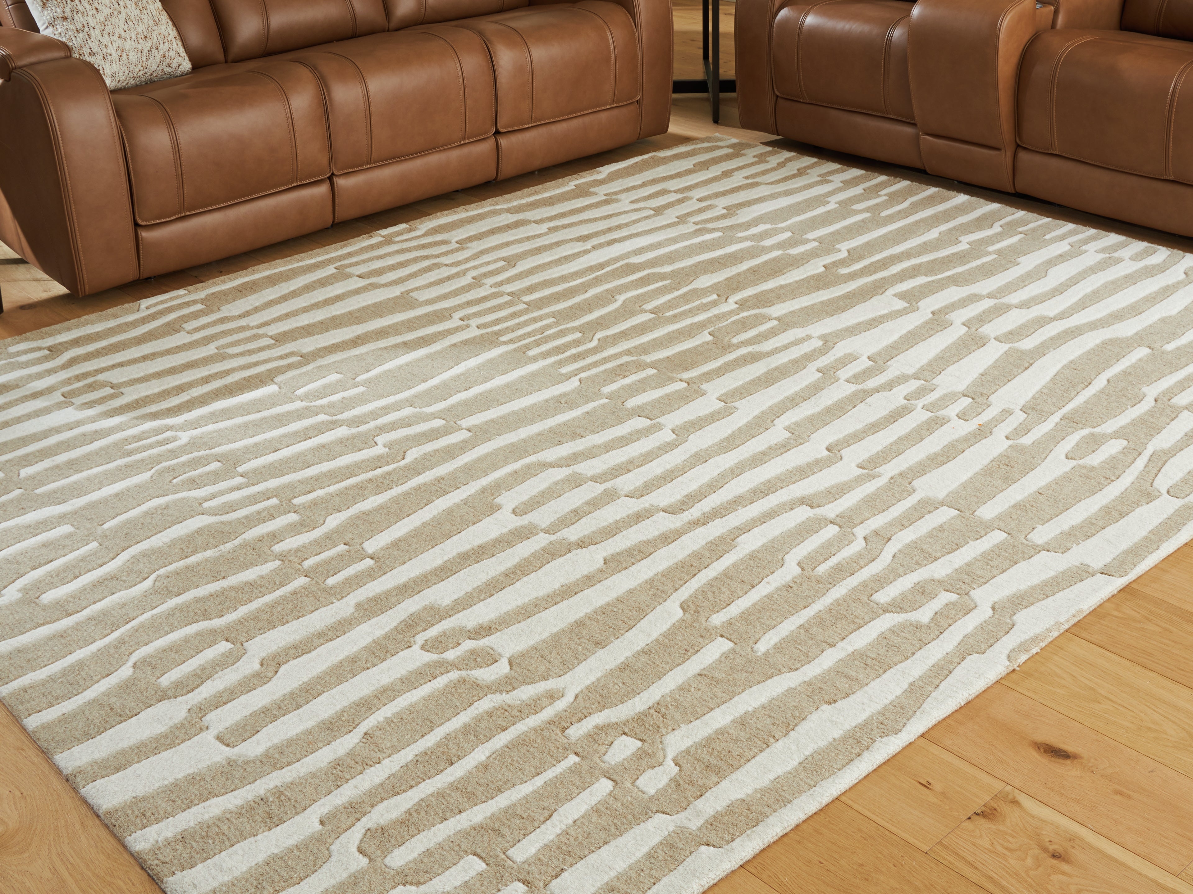 Orleans Furniture - Ashley Furniture - Corrbell Rug - 5' x 7' Area Rug / Beige/White - R407632