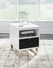 Orleans Furniture - Ashley Furniture - Gardoni Chairside End Table - Chair Side End Table / White/Black - T756-7