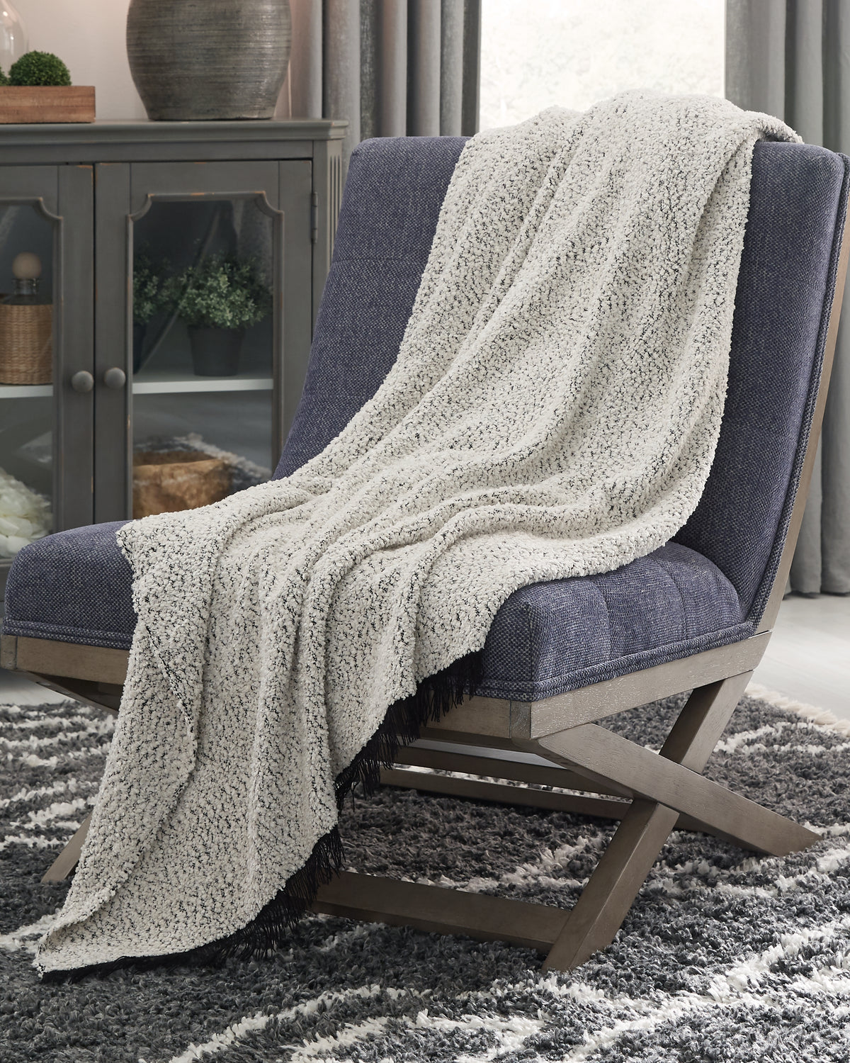 Orleans Furniture - Ashley Furniture - Leonita Throw - Throw / Black/White - A1000769T