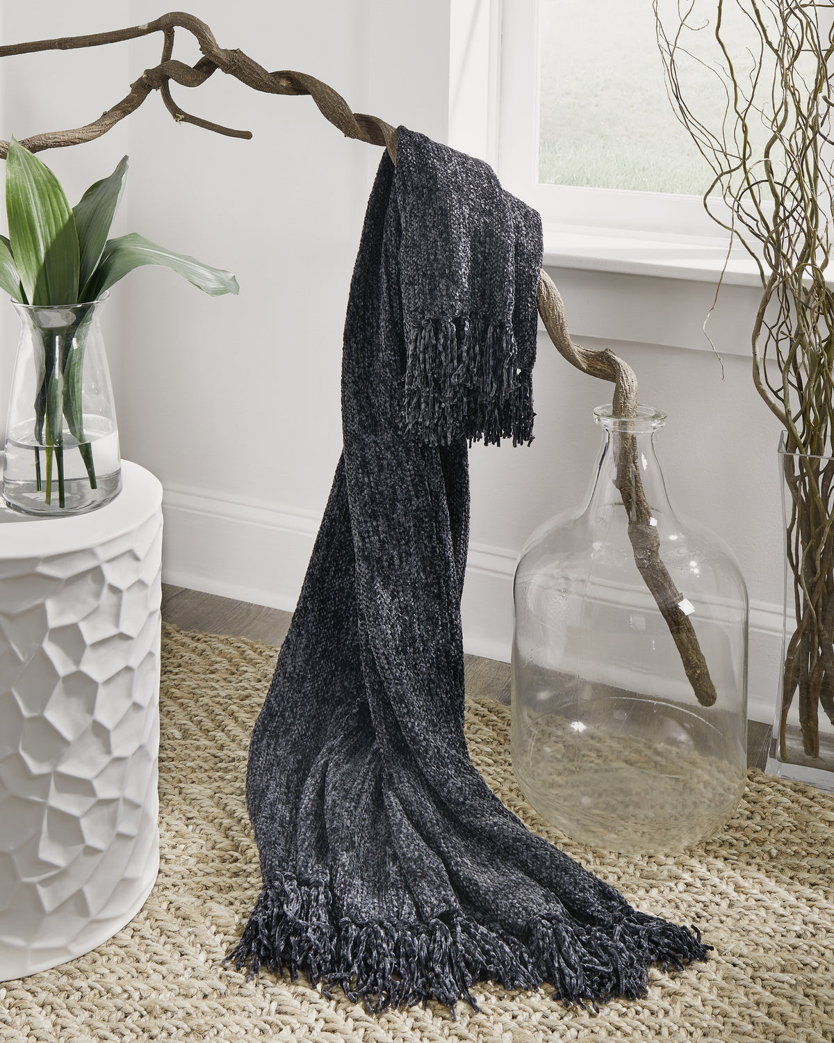 Orleans Furniture - Ashley Furniture - Tamish Throw (Set of 3) - Throw (3/CS) / Black - A1001027