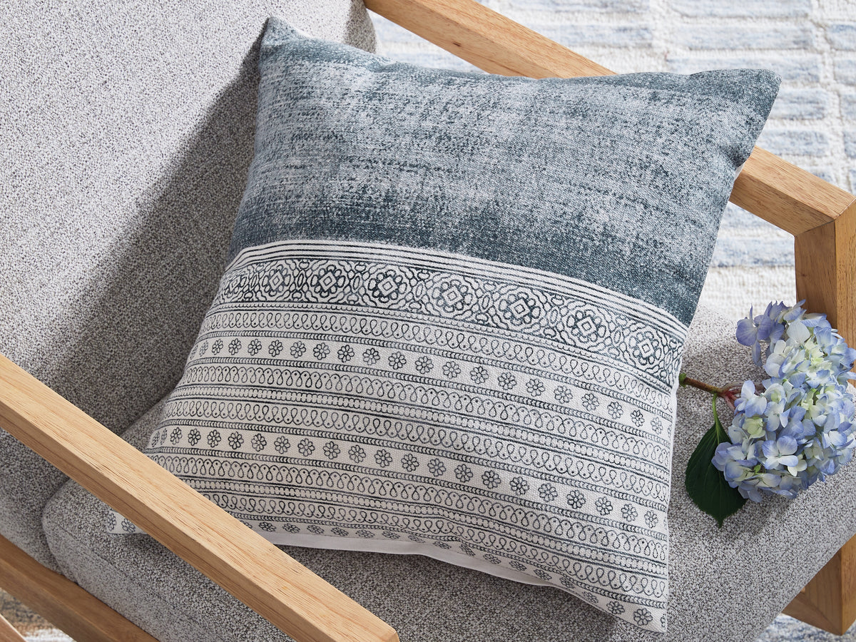Orleans Furniture - Ashley Furniture - Harperville Pillows - Pillow (4/CS) / Blue/White - A1001127