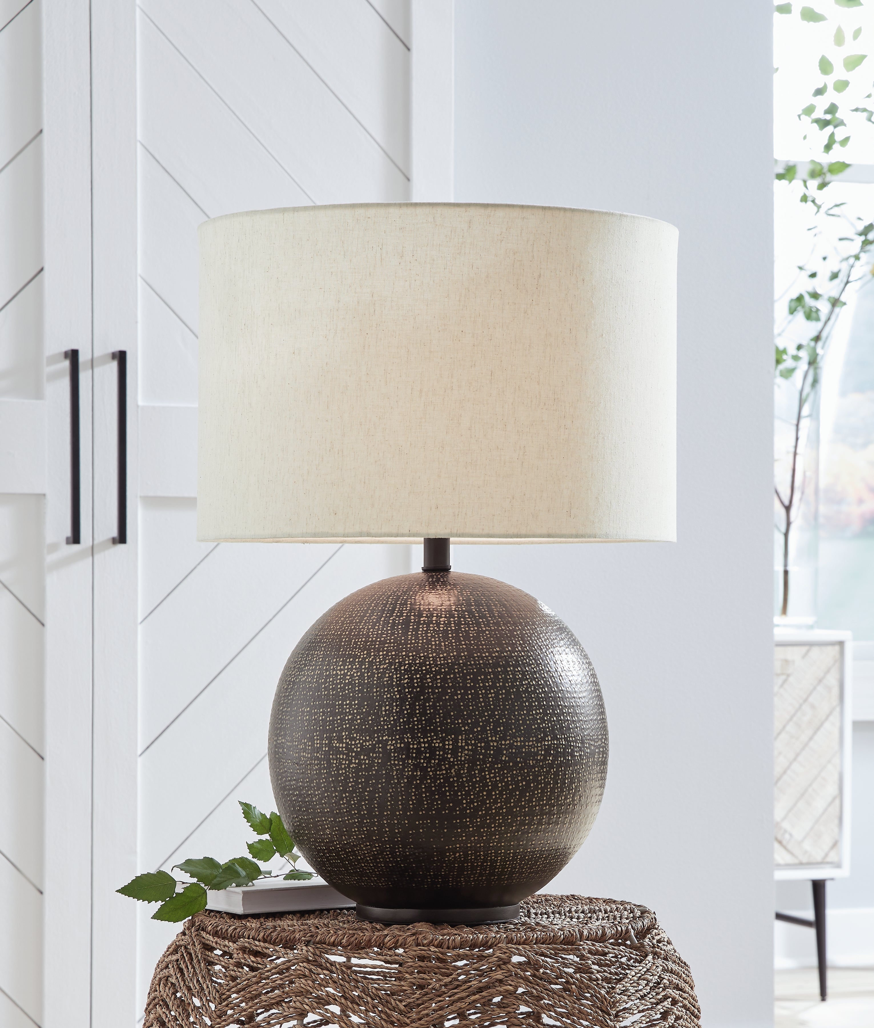 Orleans Furniture - Ashley Furniture - Hambell Lighting - Table Lamp (Set of 2) / Black/Gold Finish - L207434X2