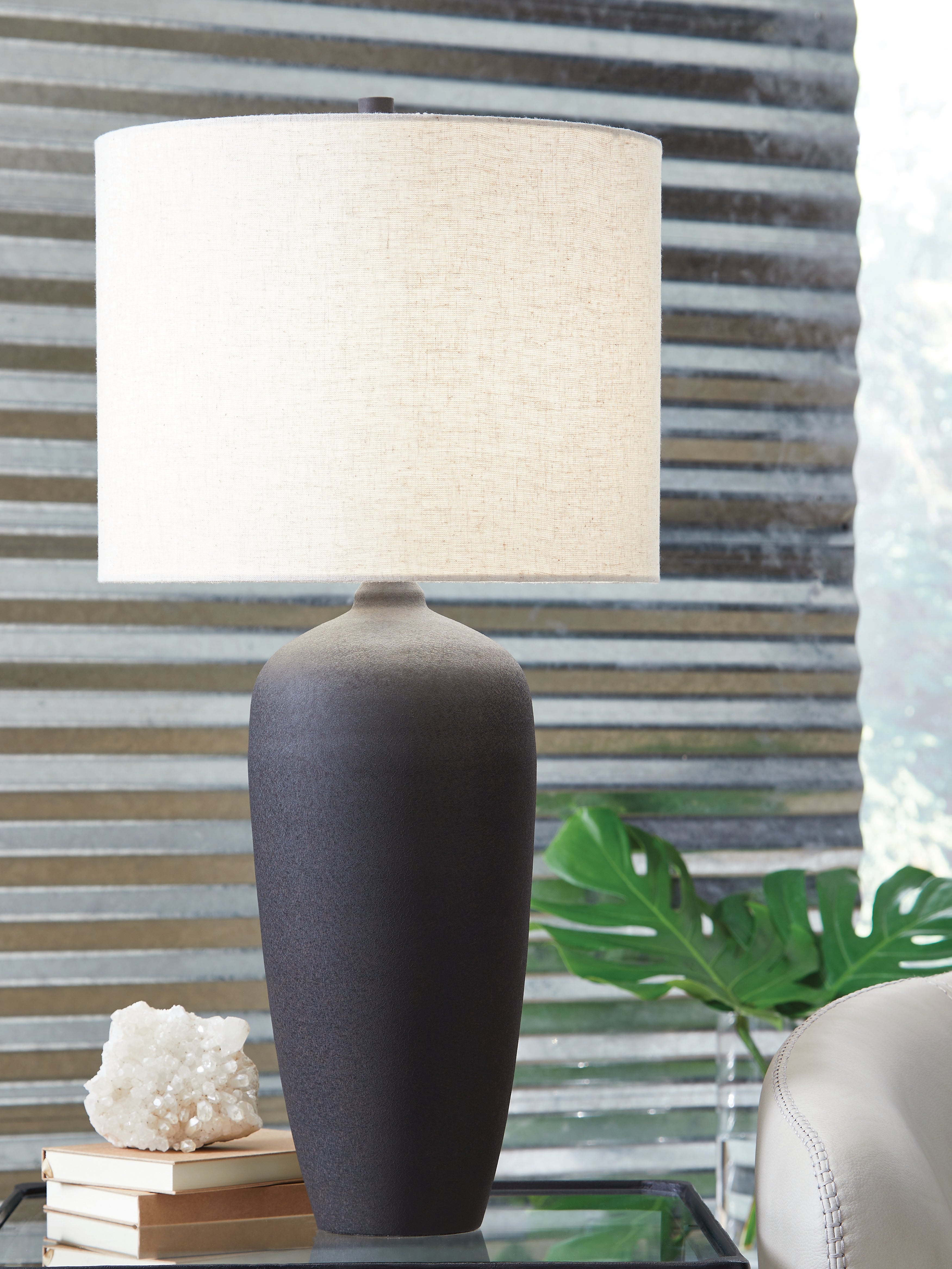 Orleans Furniture - Ashley Furniture - Ryenburg Lighting - Metal Table Lamp (1/CN) / Black - L207584
