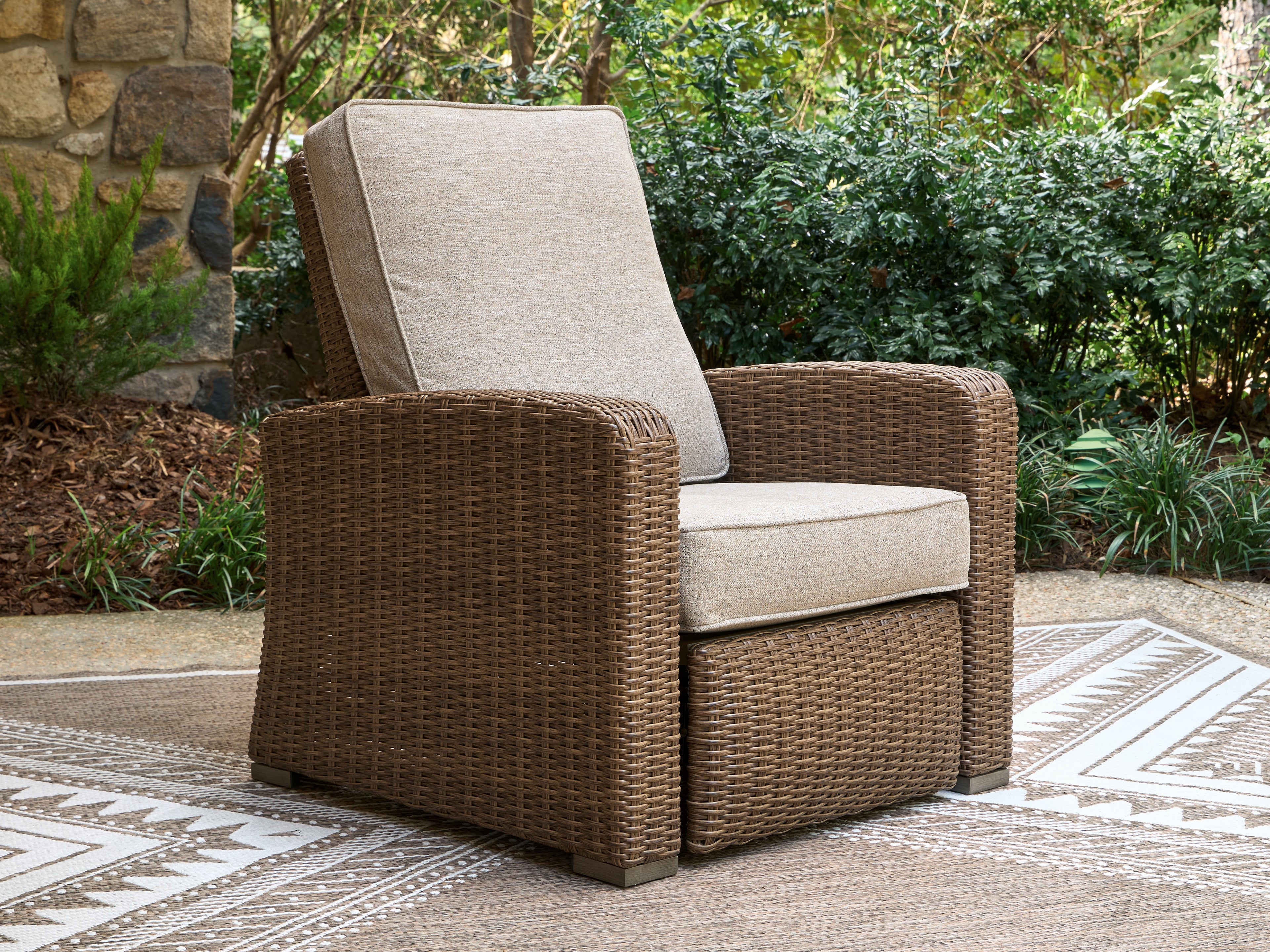 Orleans Furniture - Ashley Furniture - Laguna Heights Outdoor - Recliner / Beige - PCP790-825