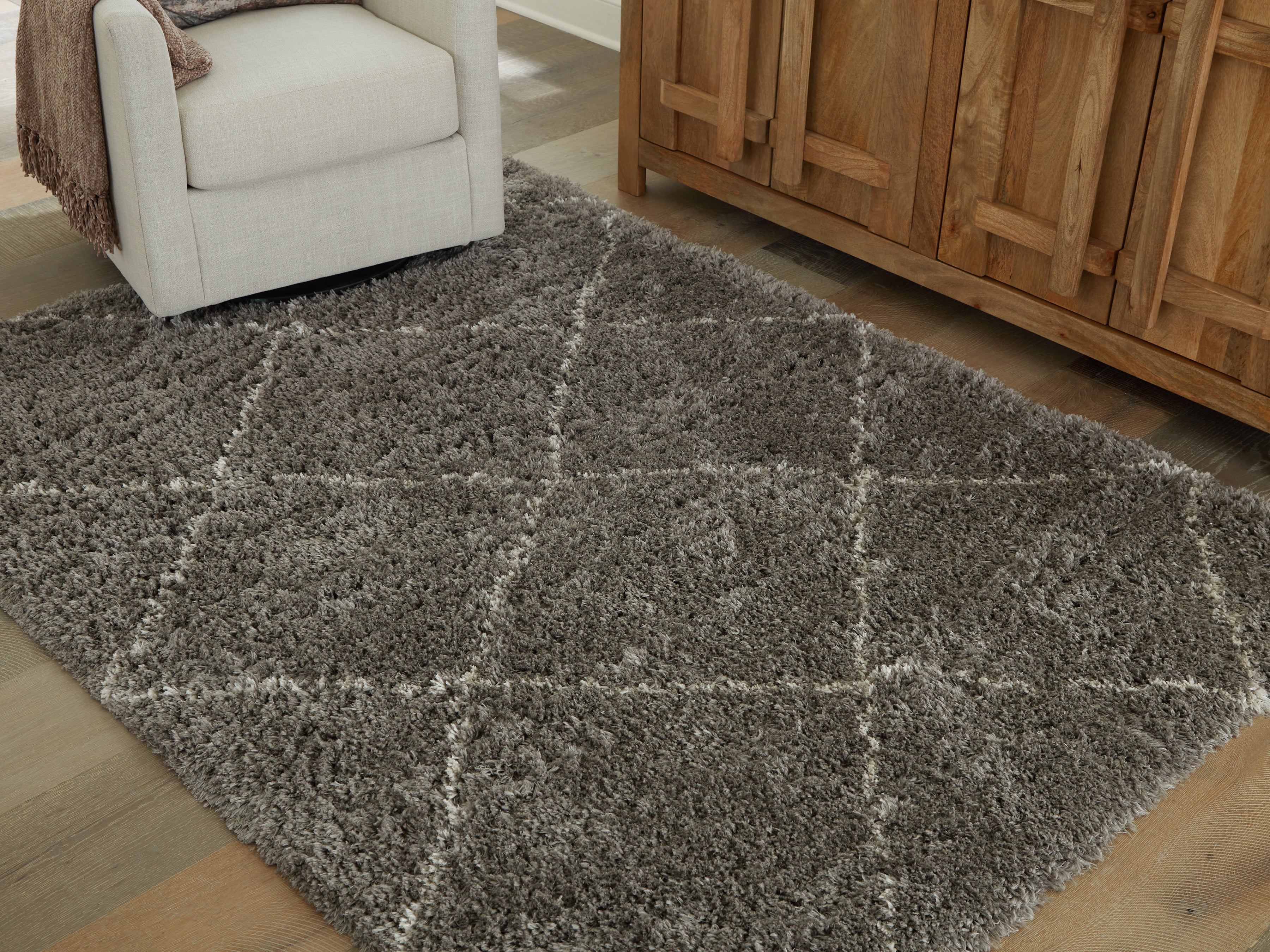 Orleans Furniture - Ashley Furniture - Wrenlow Rug - 5' x 7' Rug / Gray/Cream - R407222