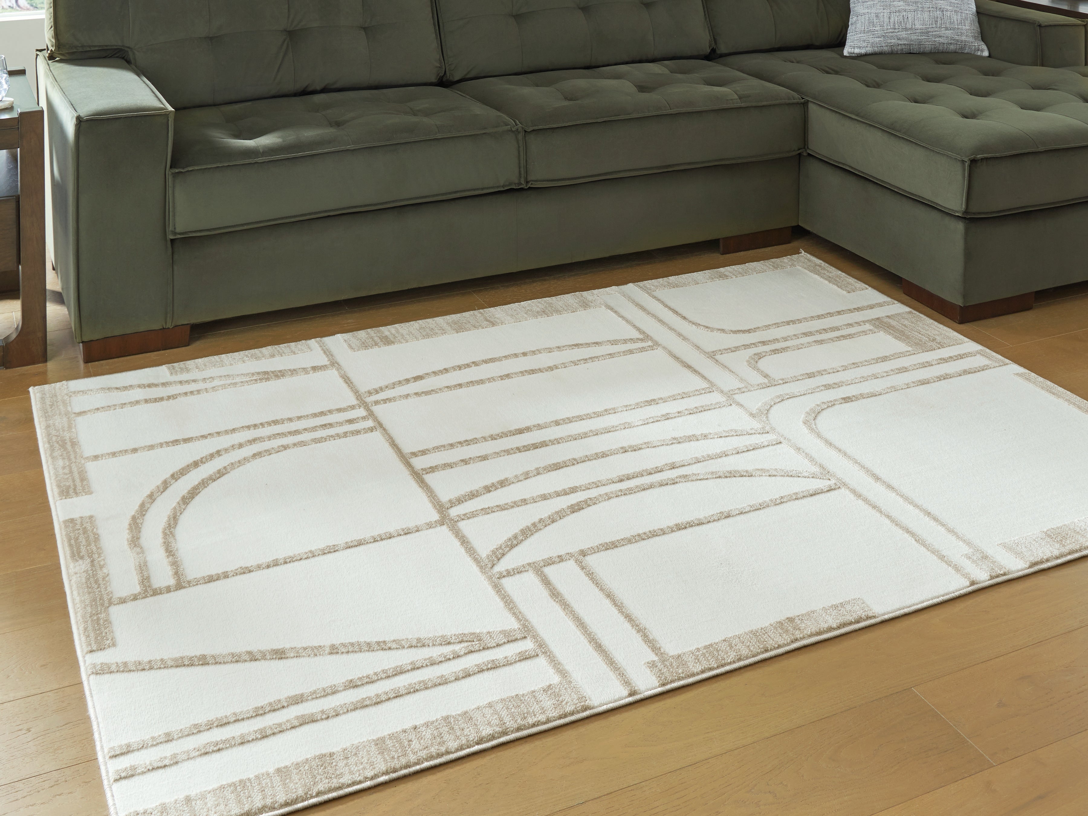 Orleans Furniture - Ashley Furniture - Farongrove Rug - 5'3" x 7' Area Rug / Ivory/Beige - R407672