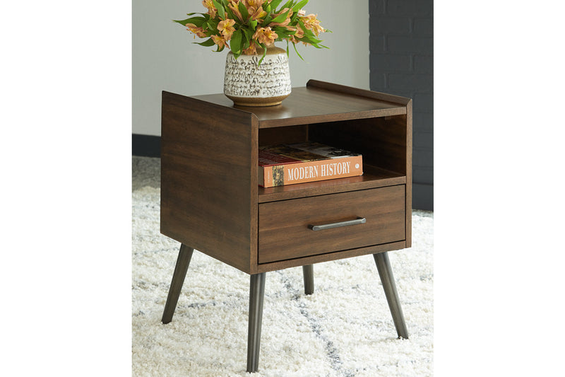Load image into Gallery viewer, Calmoni End Table
